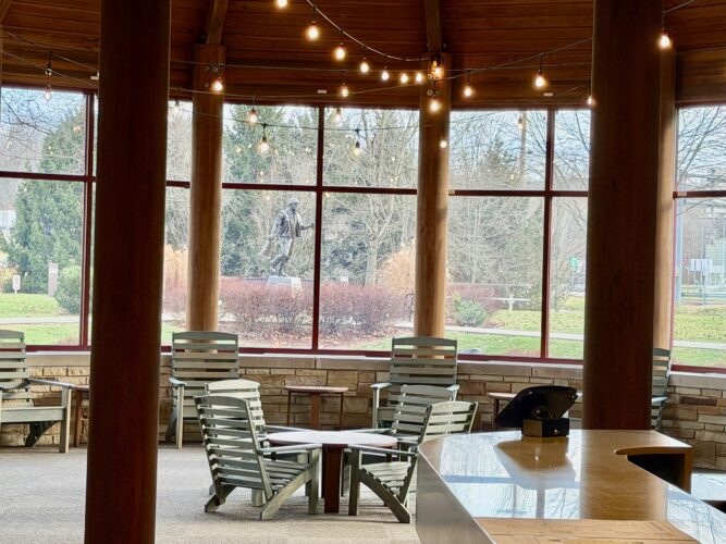 Post-pandemic holidays: Seasonal travel looks different even years later